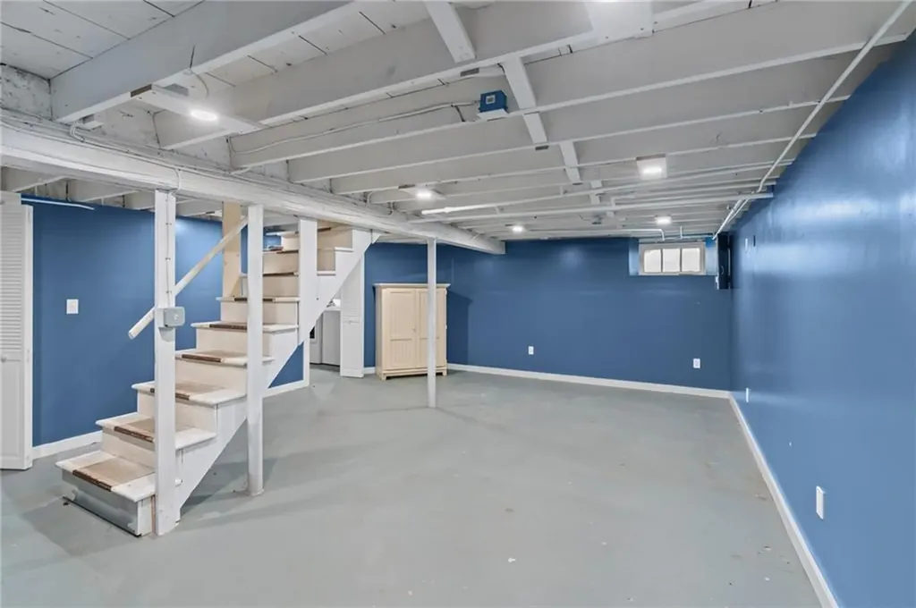 59 Ferry Lane Barrington RI 02806