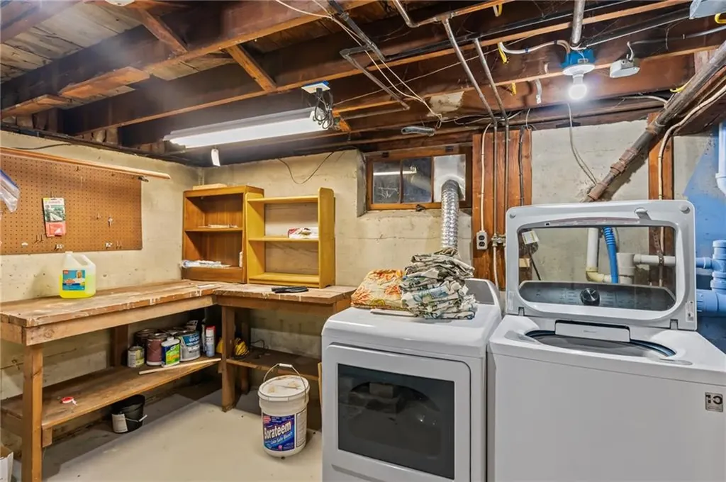 59 Ferry Lane Barrington RI 02806