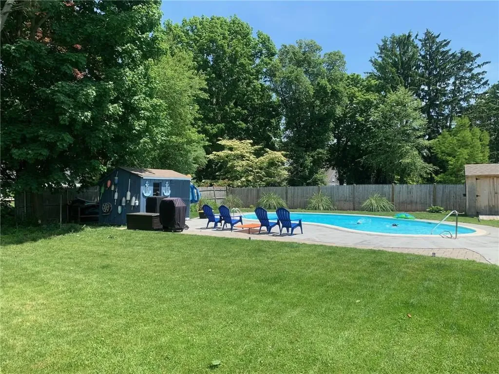 59 Ferry Lane Barrington RI 02806