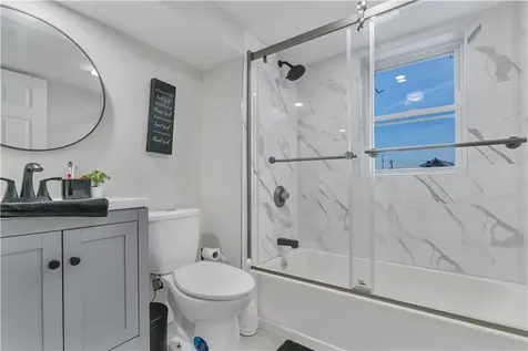 215 Kenyon Avenue Pawtucket RI 02861