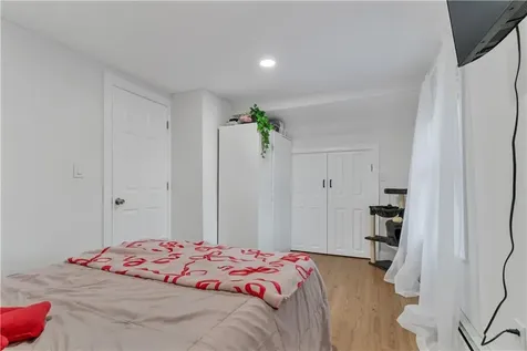 215 Kenyon Avenue Pawtucket RI 02861