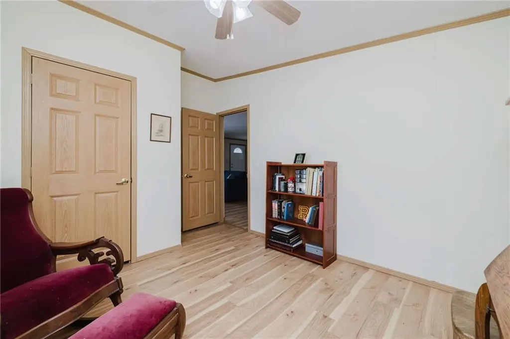 21 Nightingale Lane Tiverton RI 02878