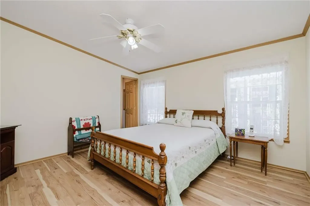 21 Nightingale Lane Tiverton RI 02878