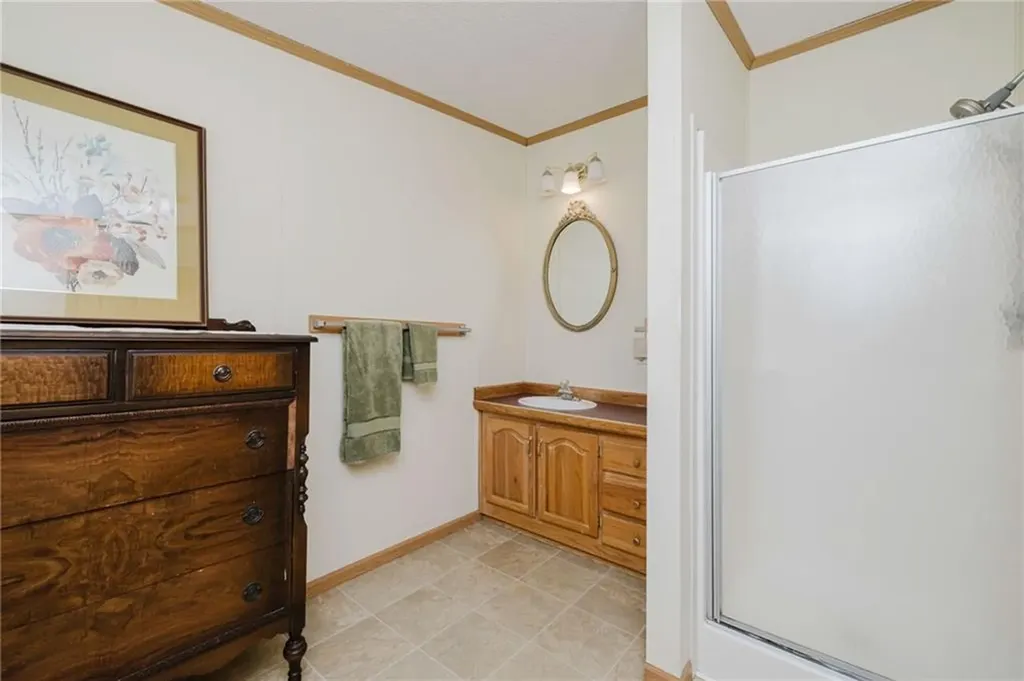 21 Nightingale Lane Tiverton RI 02878