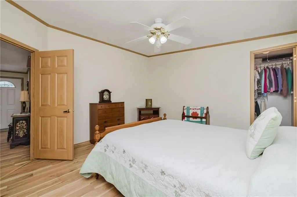 21 Nightingale Lane Tiverton RI 02878