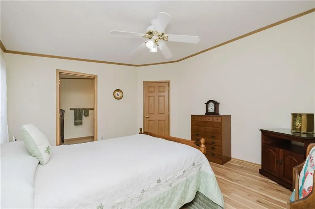 21 Nightingale Lane Tiverton RI 02878