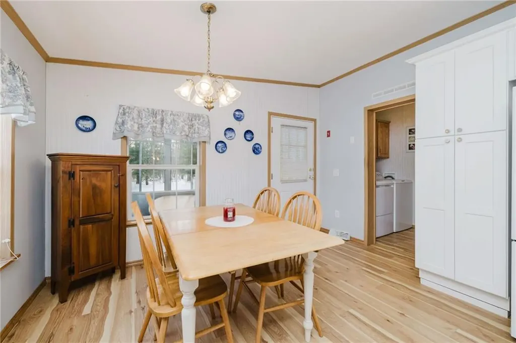 21 Nightingale Lane Tiverton RI 02878