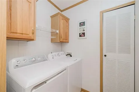 21 Nightingale Lane Tiverton RI 02878