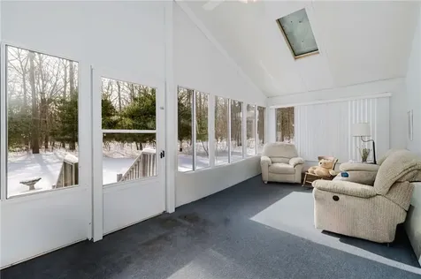 21 Nightingale Lane Tiverton RI 02878