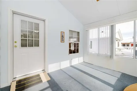 21 Nightingale Lane Tiverton RI 02878