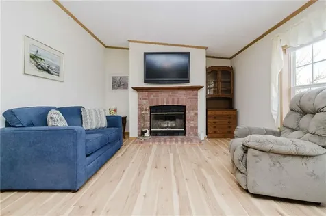 21 Nightingale Lane Tiverton RI 02878