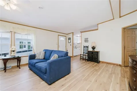 21 Nightingale Lane Tiverton RI 02878