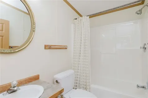 21 Nightingale Lane Tiverton RI 02878