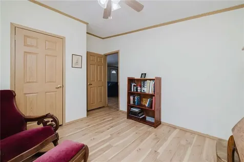 21 Nightingale Lane Tiverton RI 02878