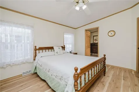 21 Nightingale Lane Tiverton RI 02878