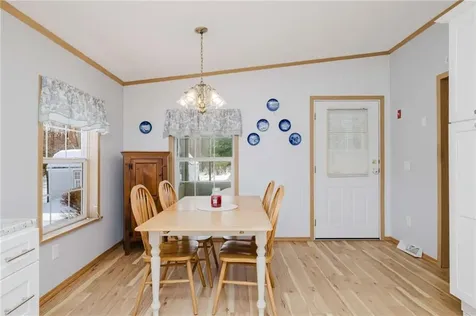 21 Nightingale Lane Tiverton RI 02878