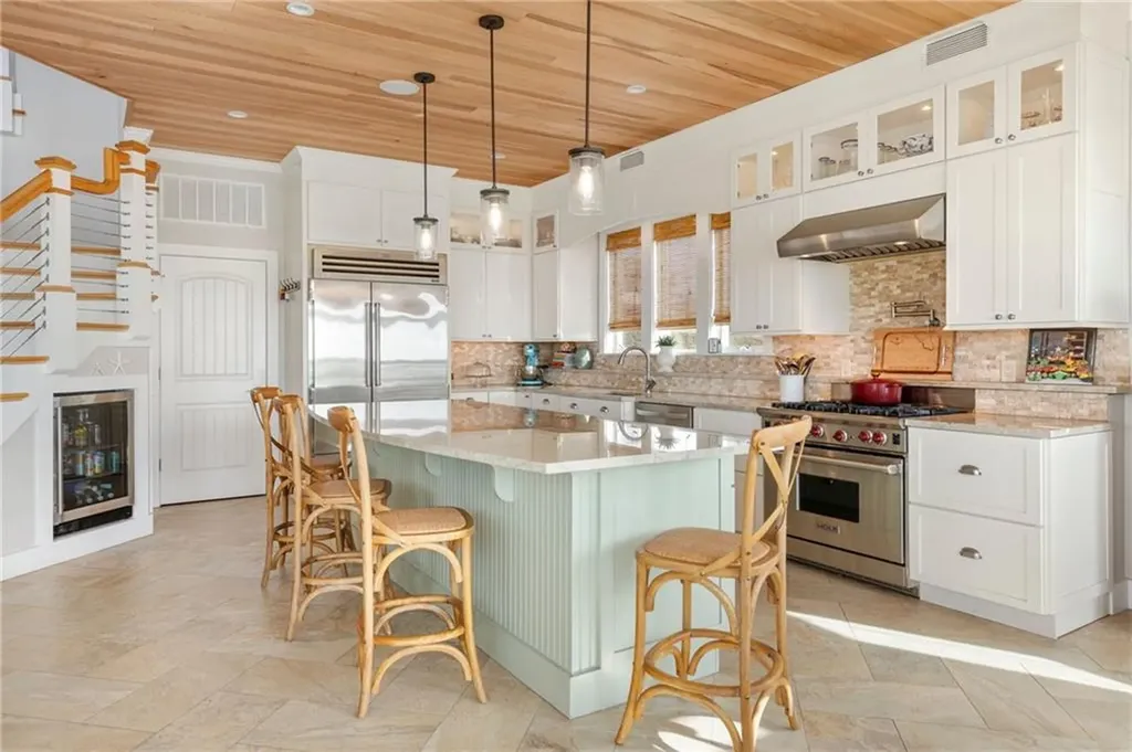 22 Shore Road Narragansett RI 02882