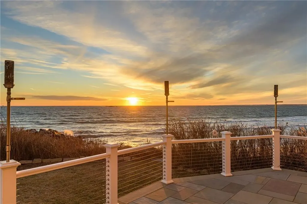 22 Shore Road Narragansett RI 02882