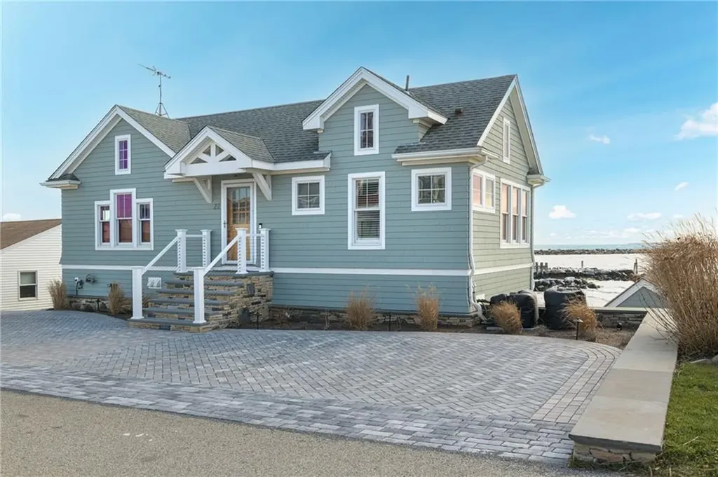 22 Shore Road Narragansett RI 02882