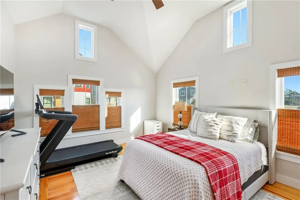 22 Shore Road Narragansett RI 02882