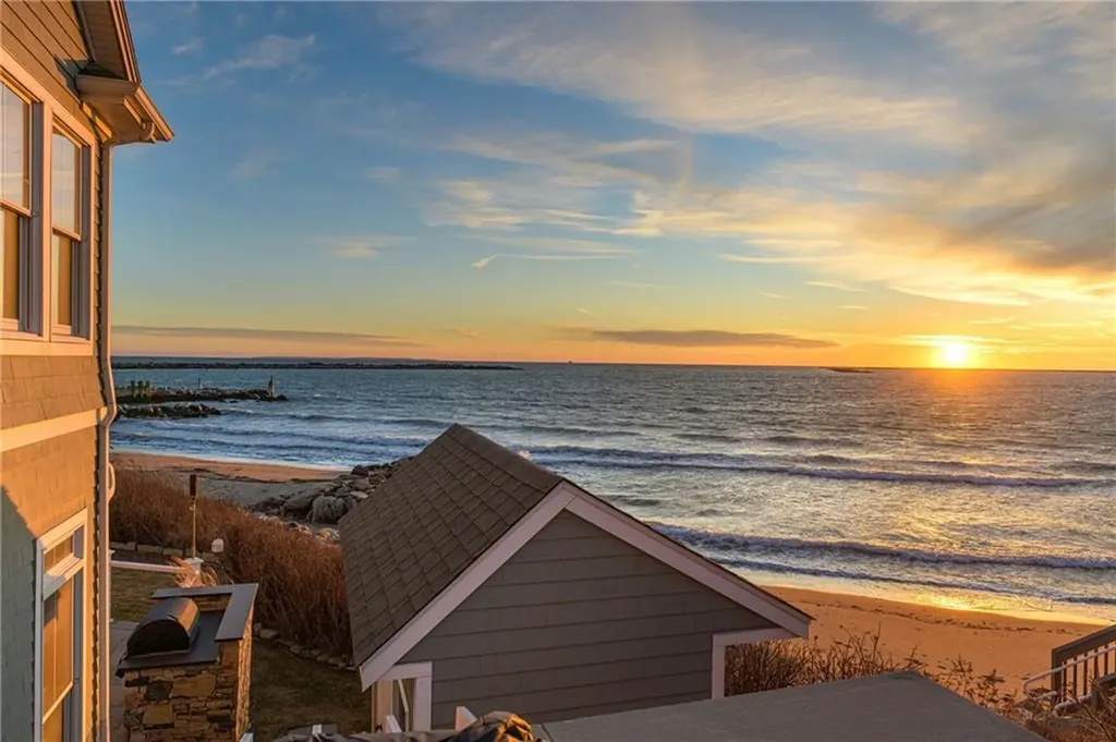 22 Shore Road Narragansett RI 02882