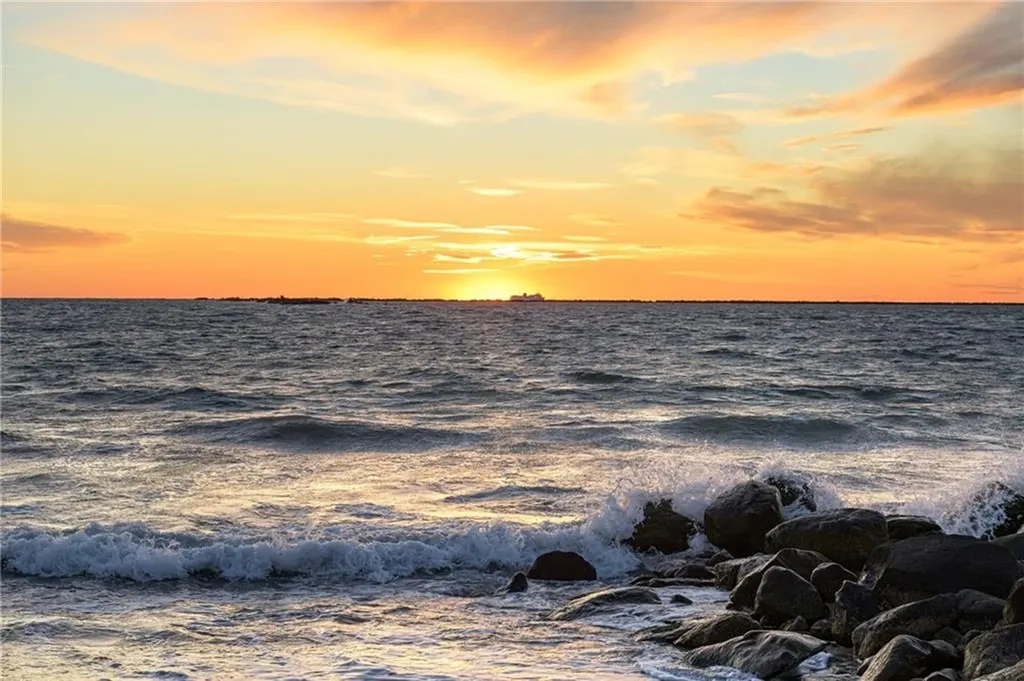 22 Shore Road Narragansett RI 02882