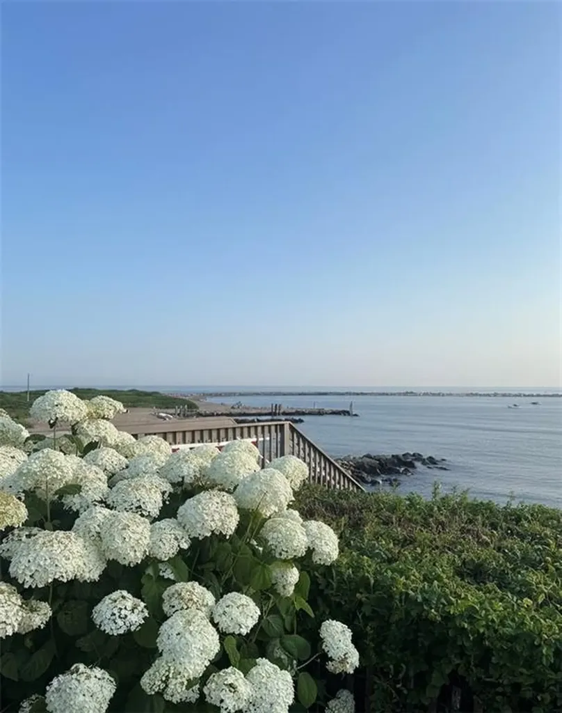 22 Shore Road Narragansett RI 02882