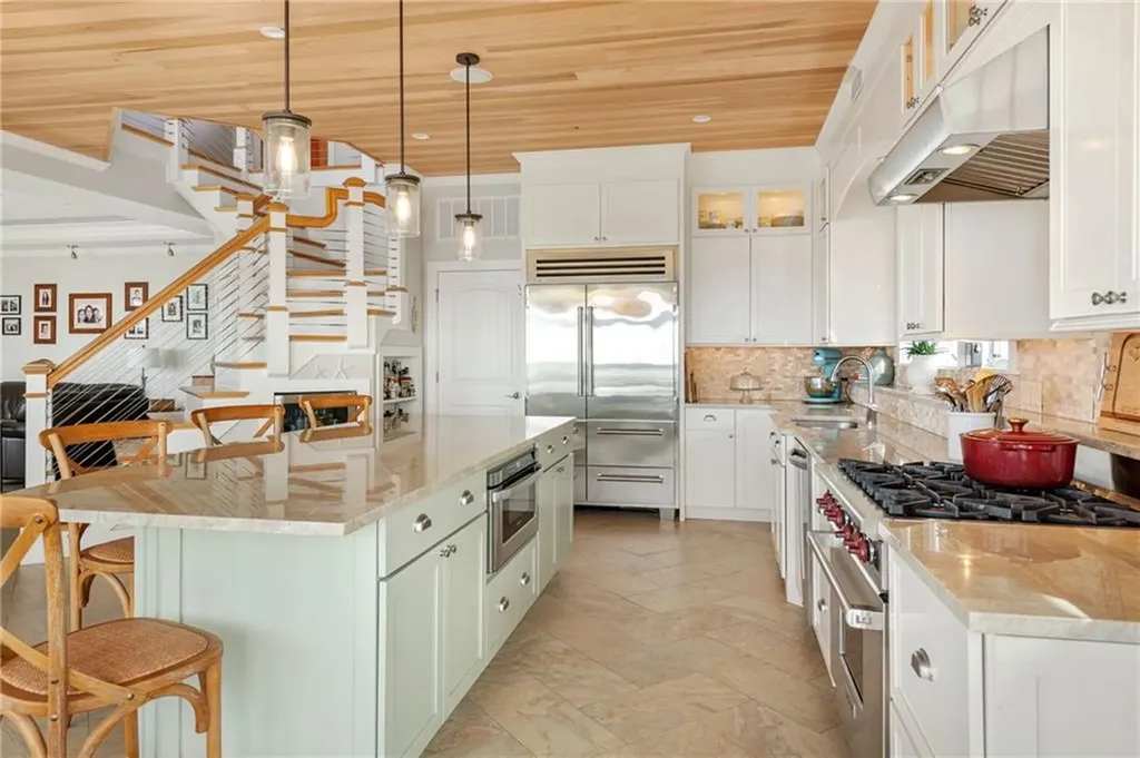 22 Shore Road Narragansett RI 02882