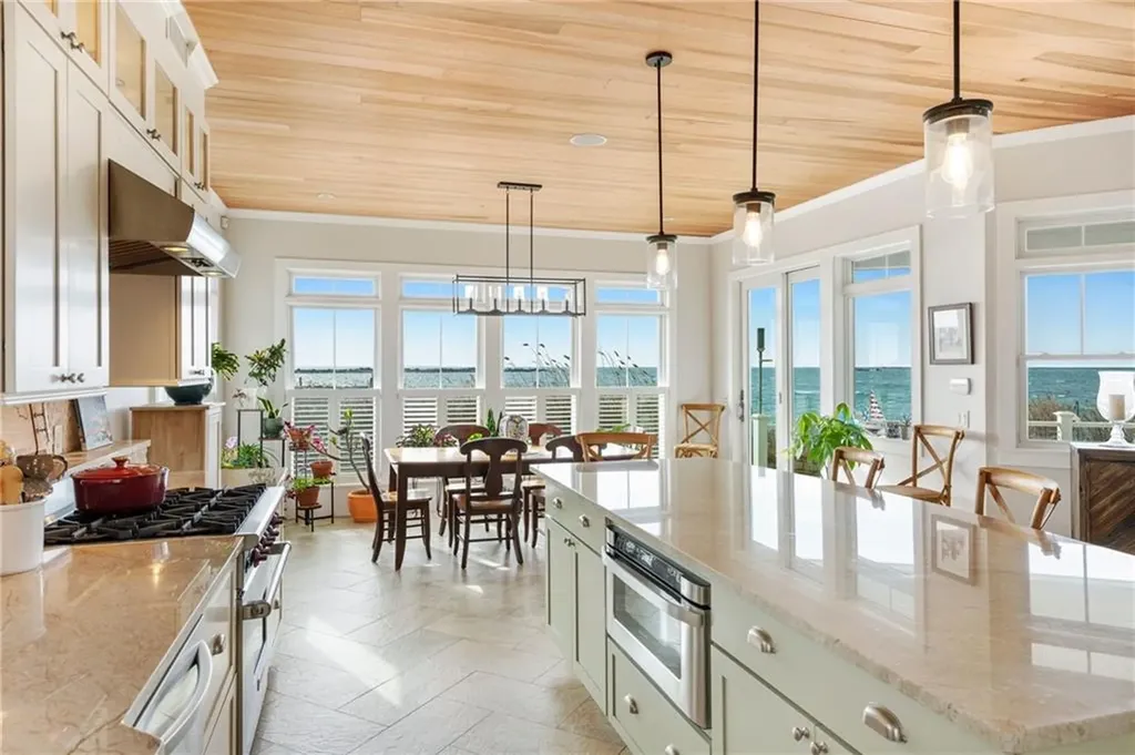 22 Shore Road Narragansett RI 02882