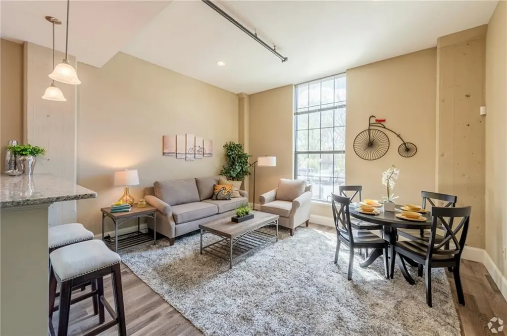 12 Valley Street Providence RI 02908