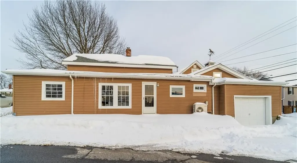134 Dexter Street Cumberland RI 02864