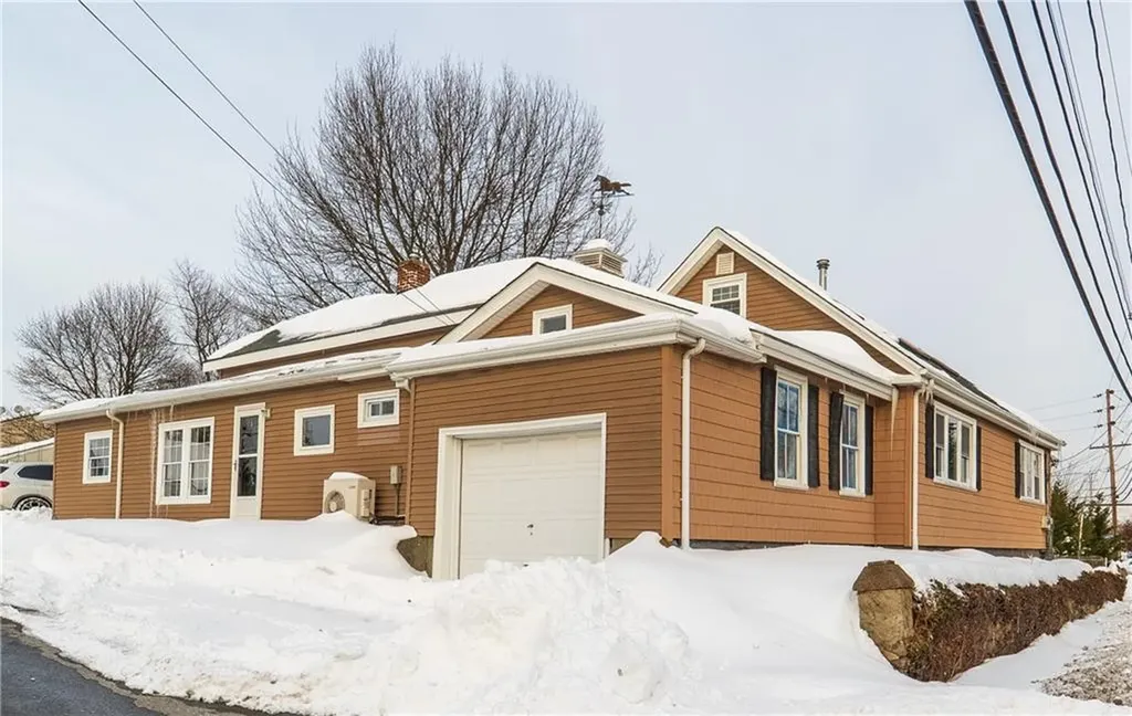 134 Dexter Street Cumberland RI 02864