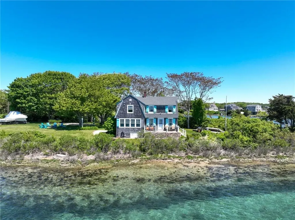 20 Snowberry Lane Westerly RI 02891