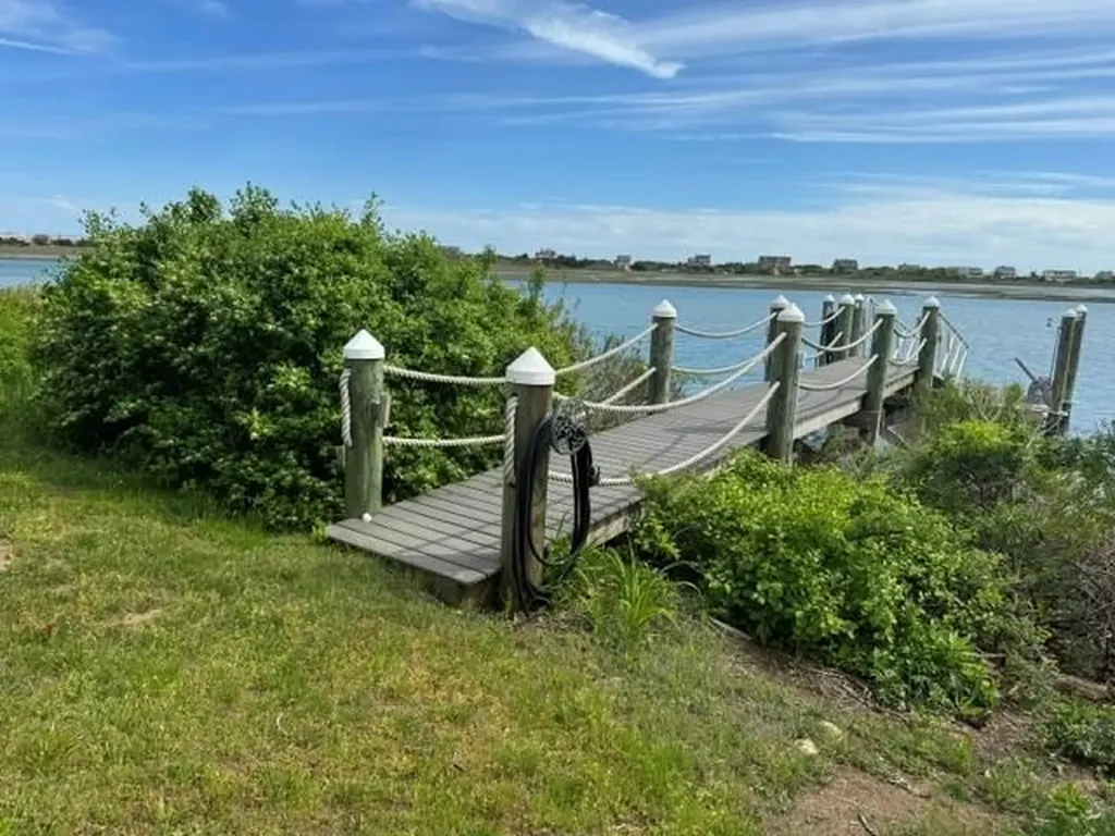 20 Snowberry Lane Westerly RI 02891