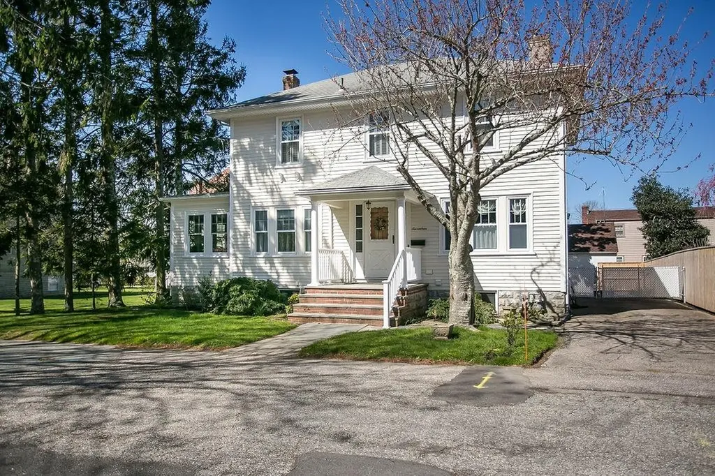 17 Annandale Terrace Newport RI 02840