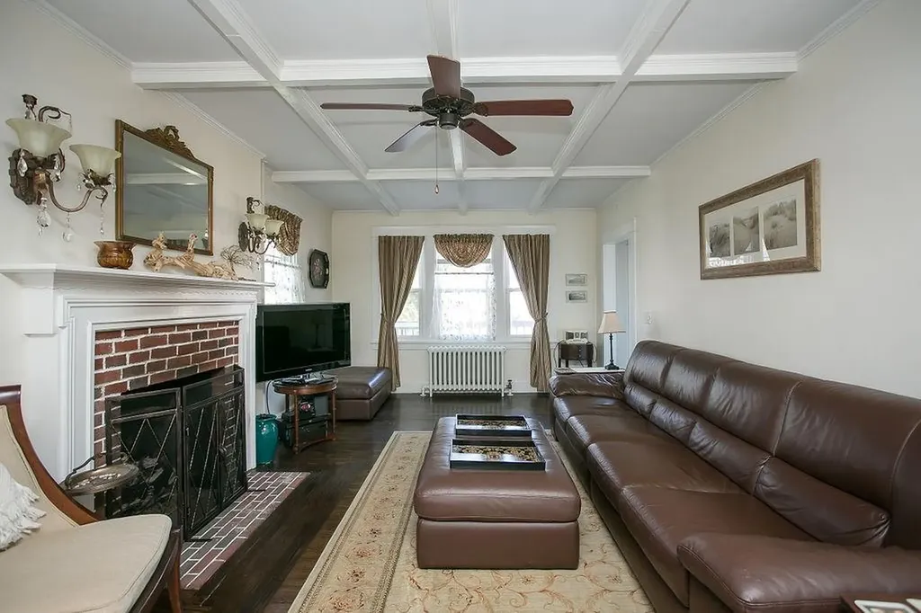 17 Annandale Terrace Newport RI 02840