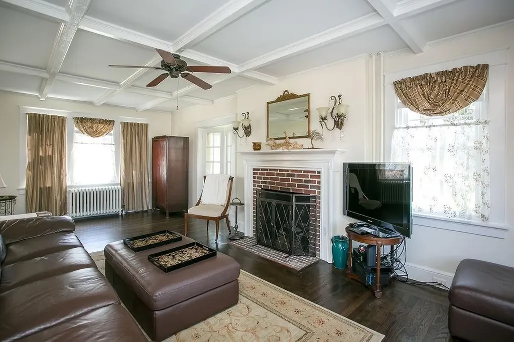 17 Annandale Terrace Newport RI 02840