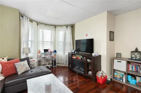 376 N Underwood Street Fall River MA 02720