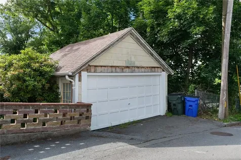 376 N Underwood Street Fall River MA 02720