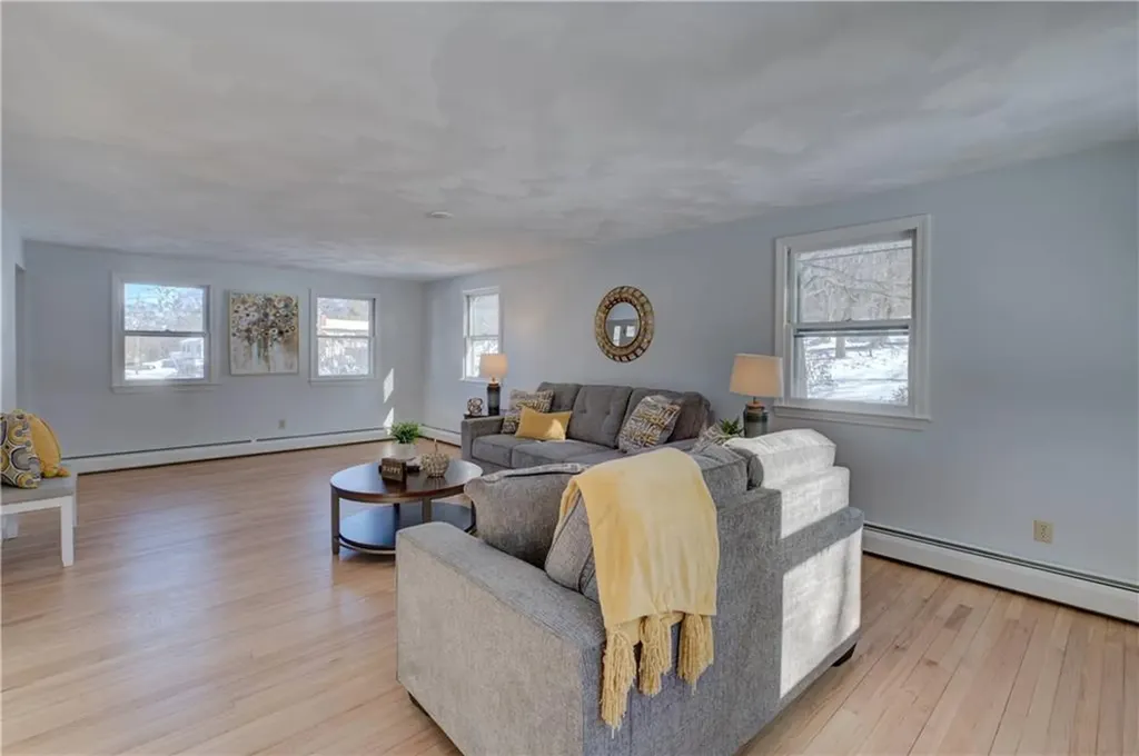 6 Contour Road Warwick RI 02886