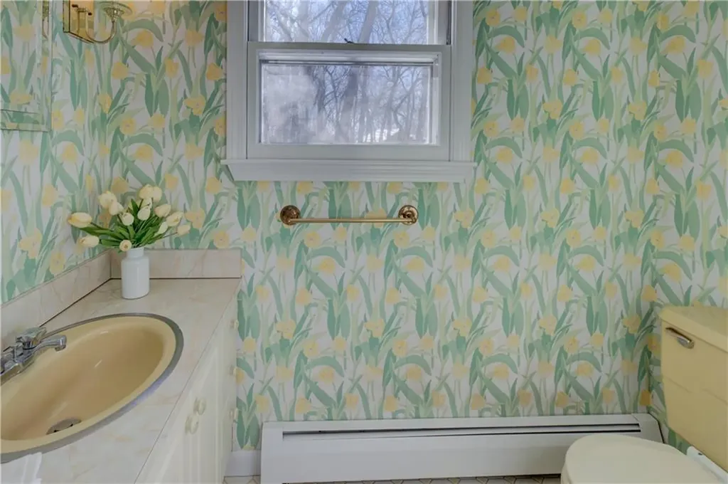 6 Contour Road Warwick RI 02886