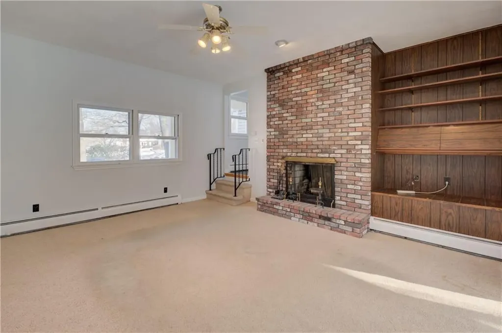 6 Contour Road Warwick RI 02886