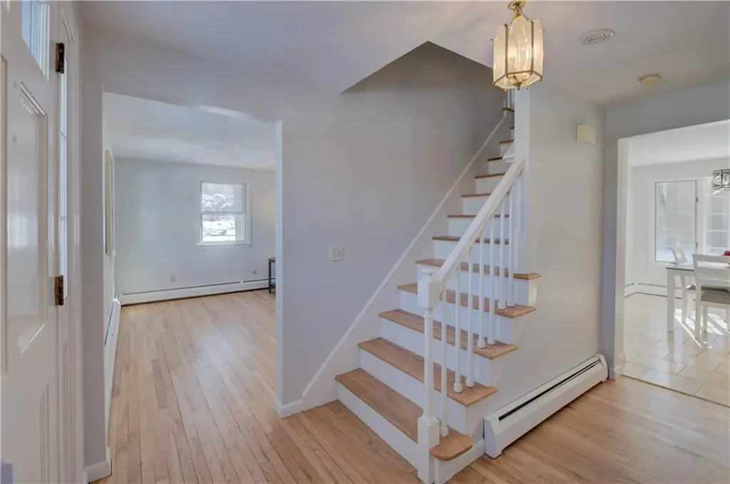 6 Contour Road Warwick RI 02886