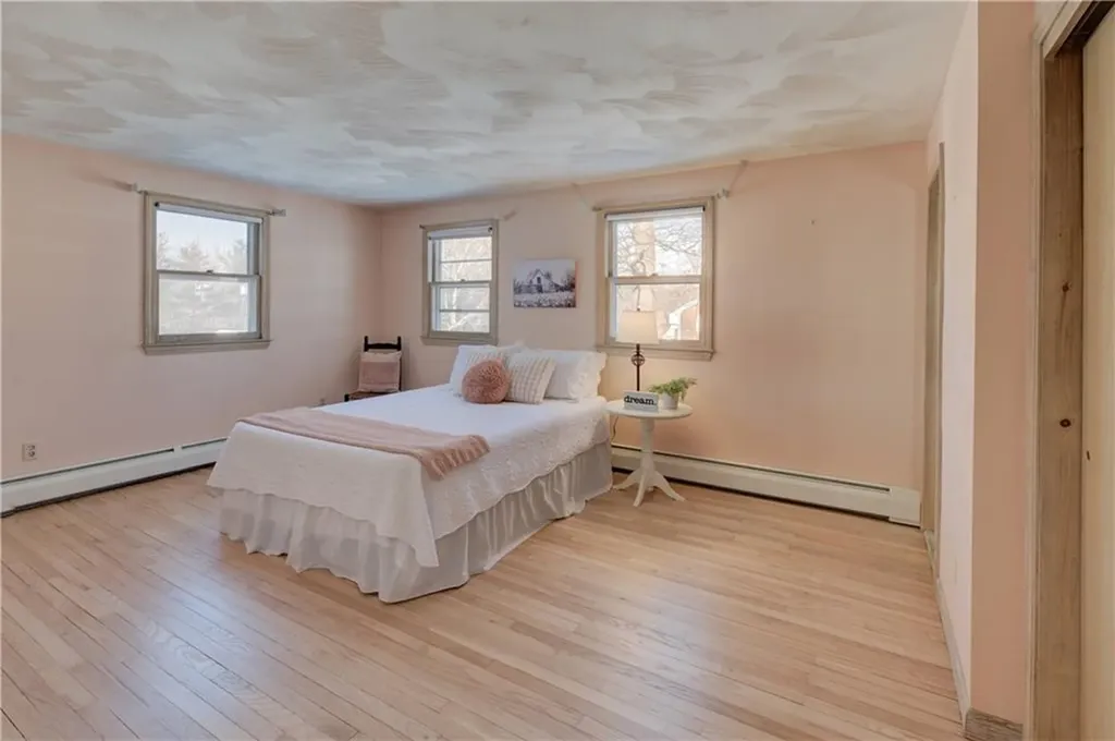 6 Contour Road Warwick RI 02886