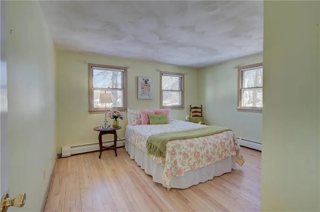 6 Contour Road Warwick RI 02886