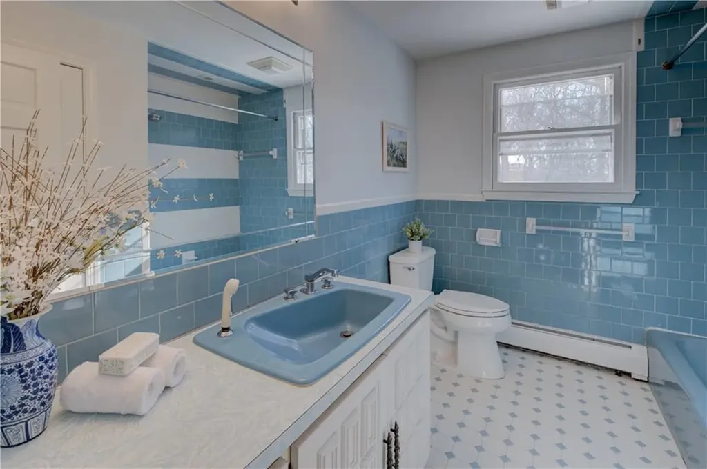 6 Contour Road Warwick RI 02886