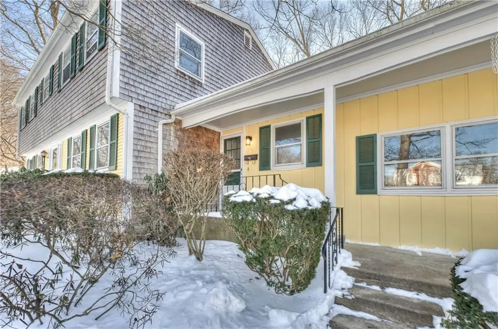 6 Contour Road Warwick RI 02886