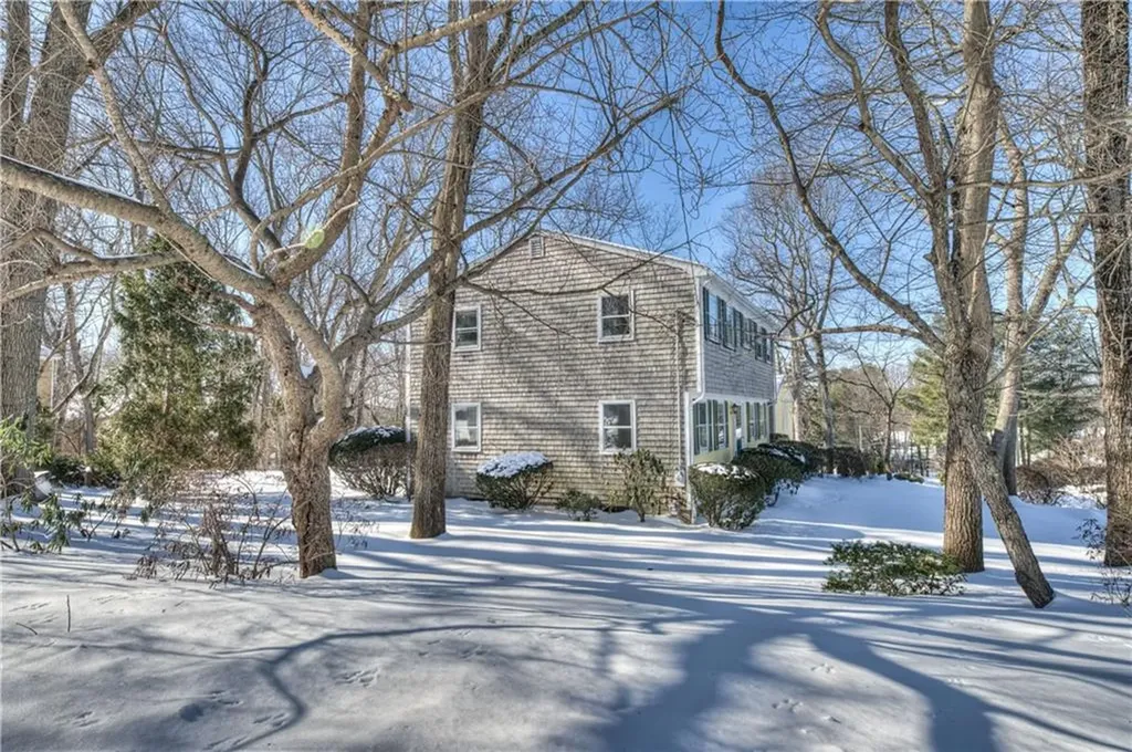 6 Contour Road Warwick RI 02886