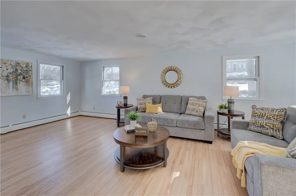 6 Contour Road Warwick RI 02886