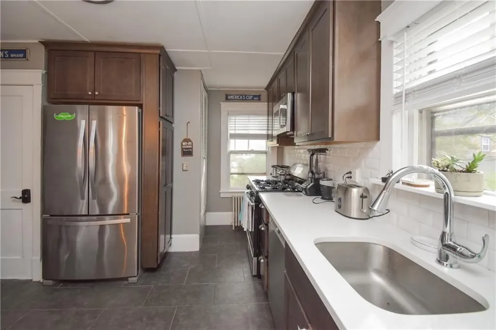 16 Vaughan Avenue Newport RI 02840